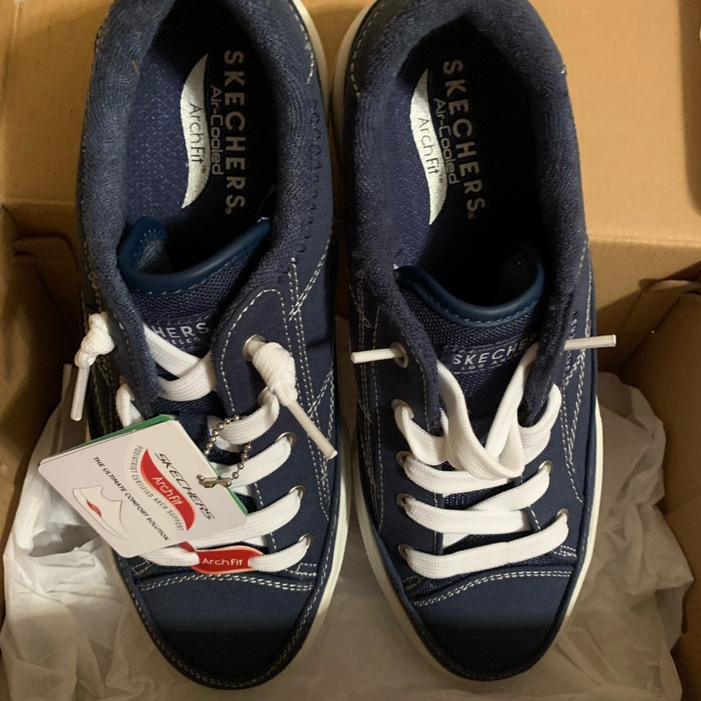 SKECHERS ladies Arcata Vegan Navy Blue Arch Fit sneakers size 8.5 NIB NWT - Picture 8 of 14